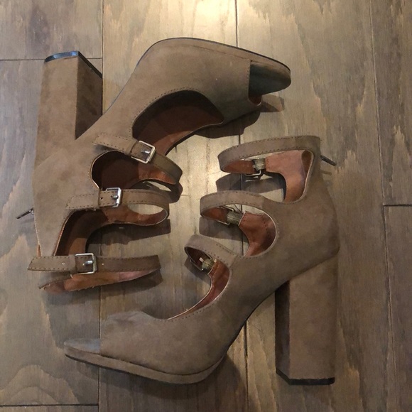 NWOB Qupid Strappy Heels - Picture 4 of 5